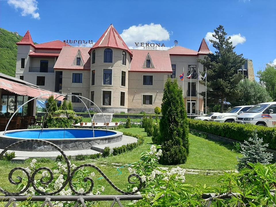 Jermuk Verona Resort Екстериор снимка