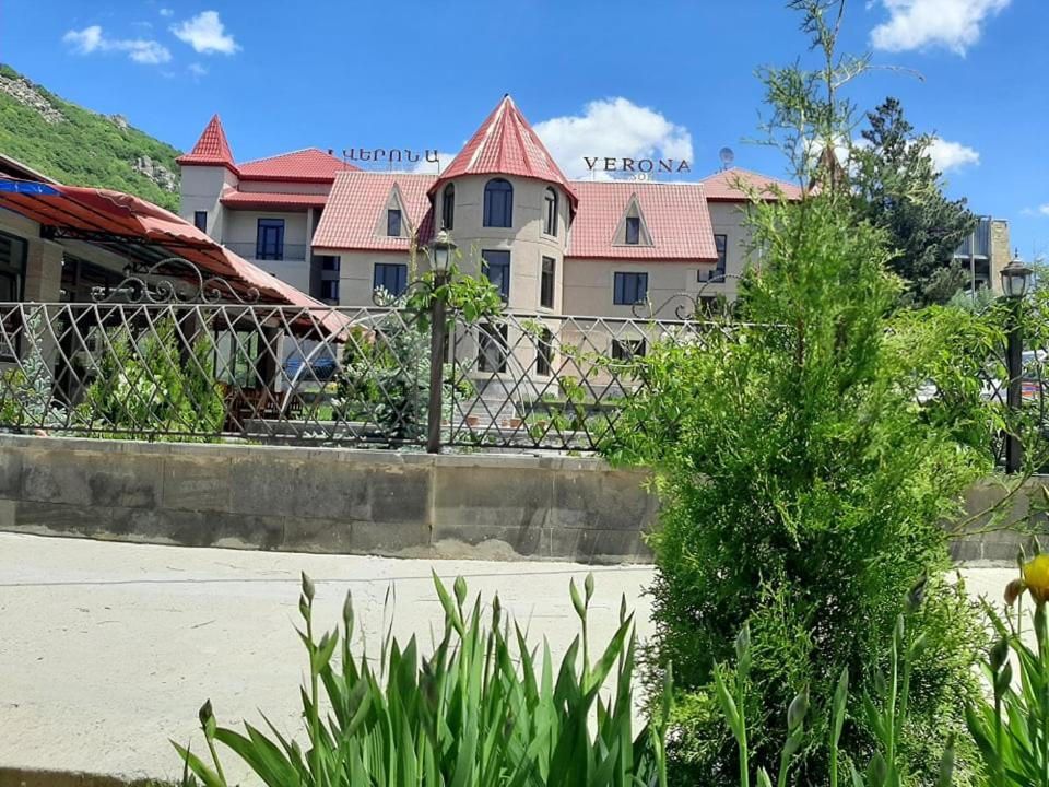 Jermuk Verona Resort Екстериор снимка