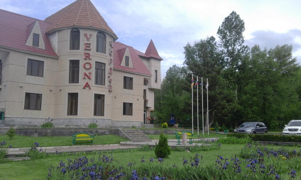 Jermuk Verona Resort Екстериор снимка
