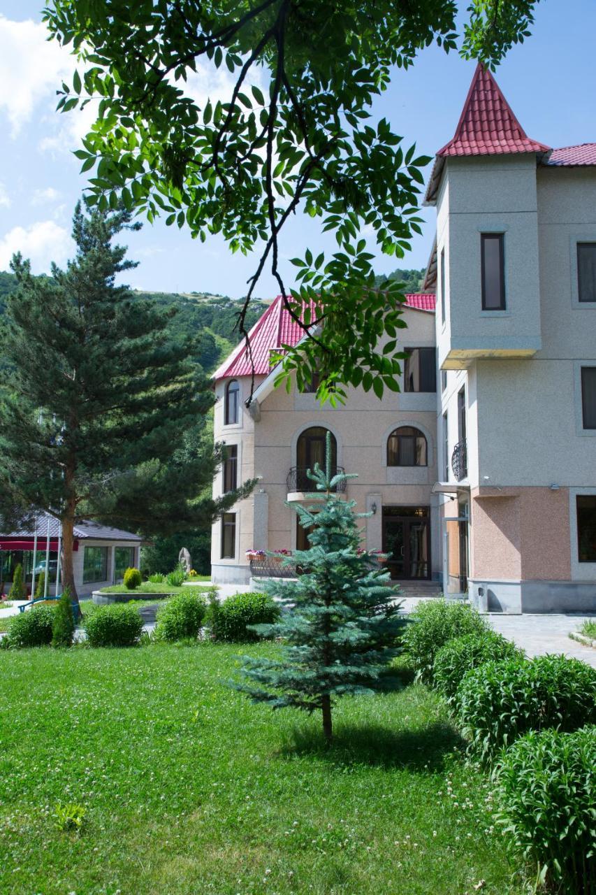 Jermuk Verona Resort Екстериор снимка